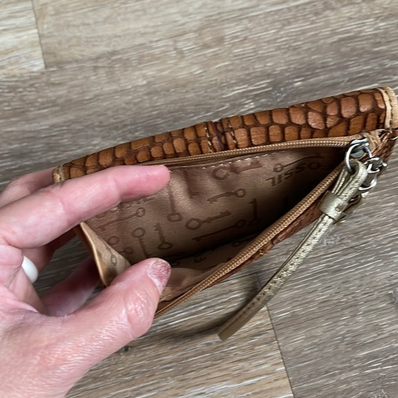 Fossil cowhide leather snake embossed wristlet wallet - Picture 8 of 10
